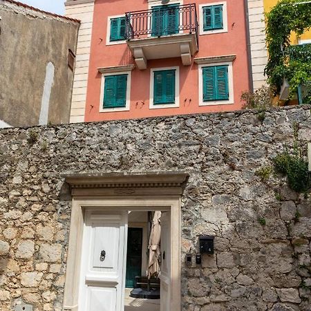 Apartment Coastal Villa Makarska Bagian luar foto