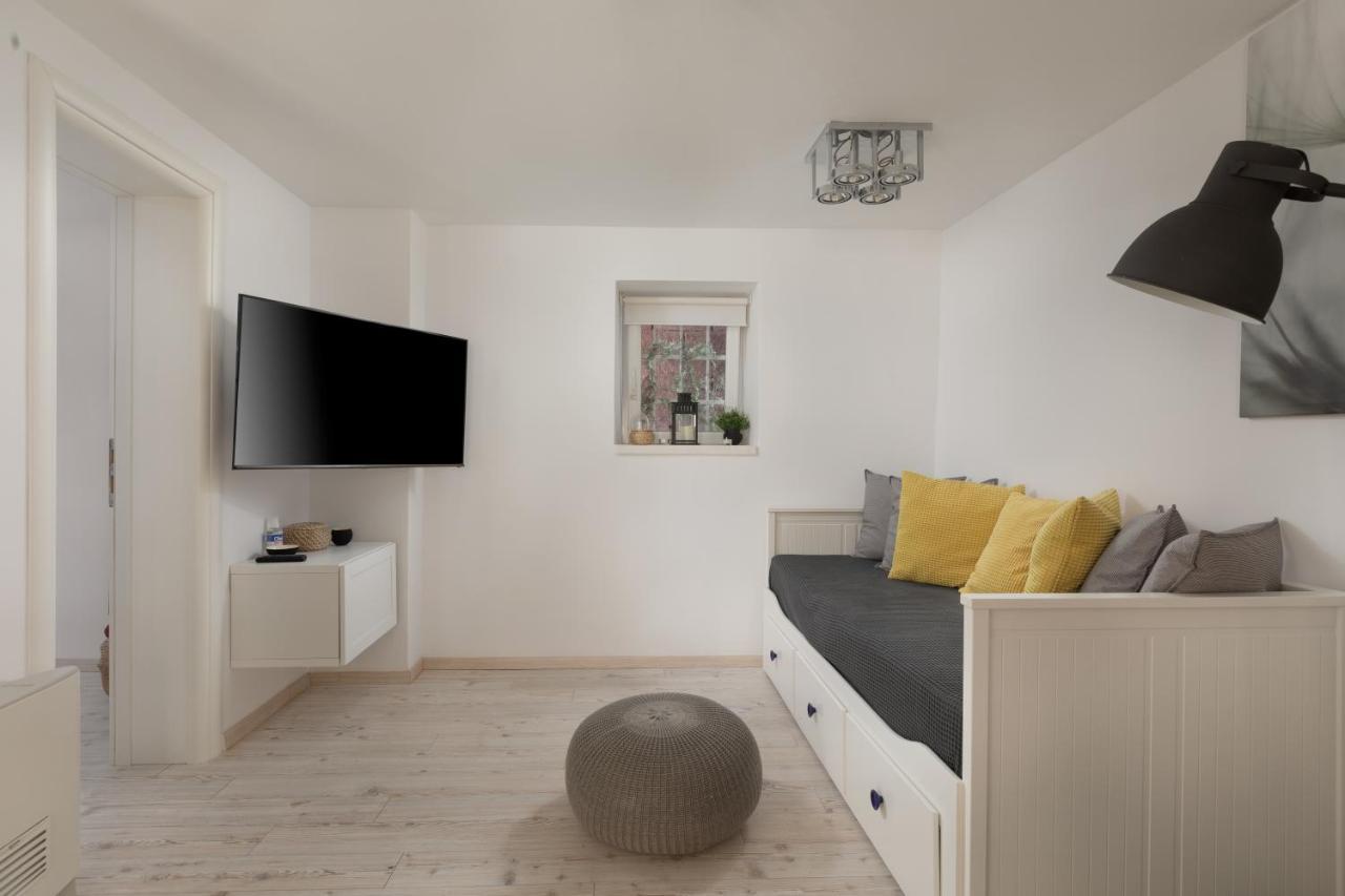 Apartment Coastal Villa Makarska Bagian luar foto