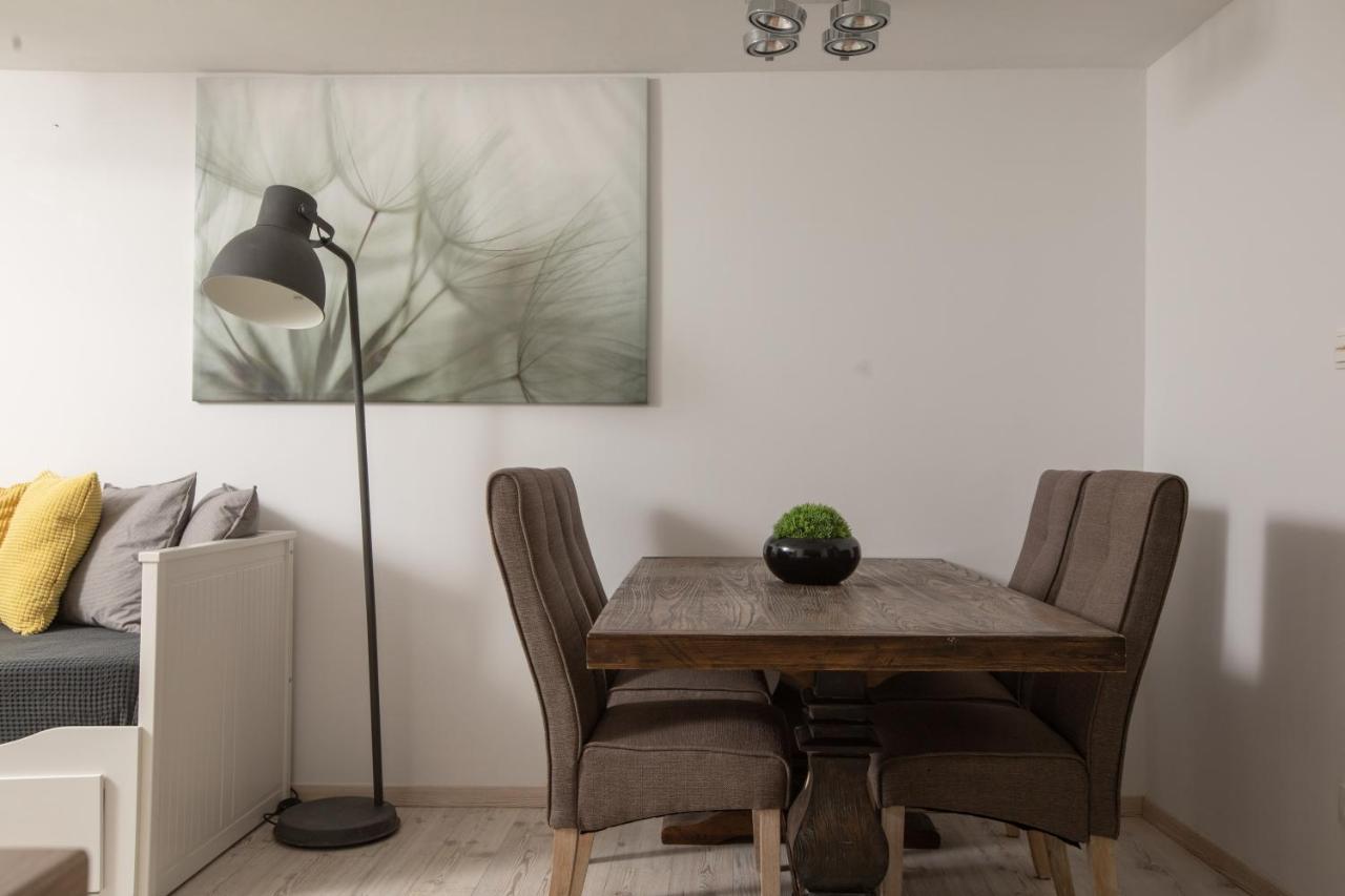 Apartment Coastal Villa Makarska Bagian luar foto