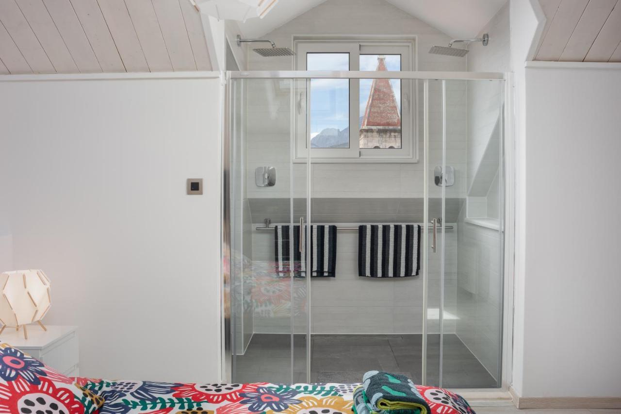 Apartment Coastal Villa Makarska Bagian luar foto