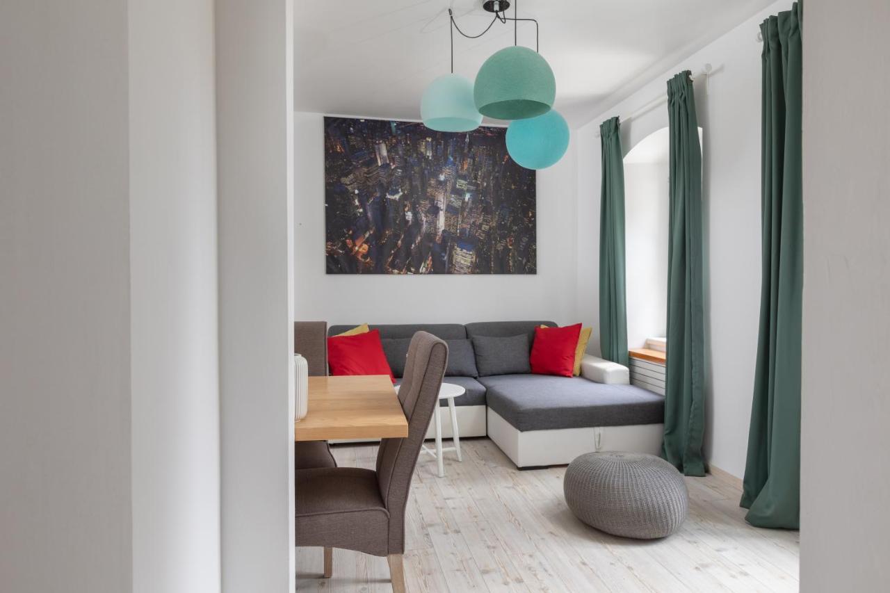 Apartment Coastal Villa Makarska Bagian luar foto