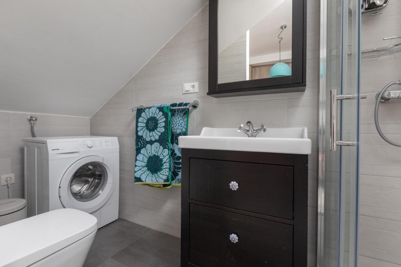 Apartment Coastal Villa Makarska Bagian luar foto