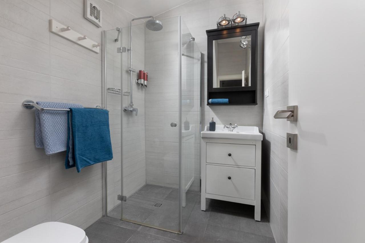 Apartment Coastal Villa Makarska Bagian luar foto