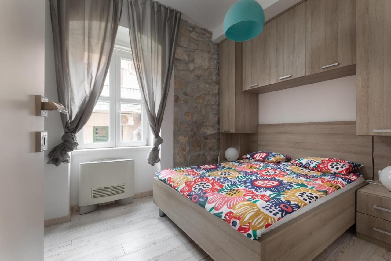 Apartment Coastal Villa Makarska Bagian luar foto