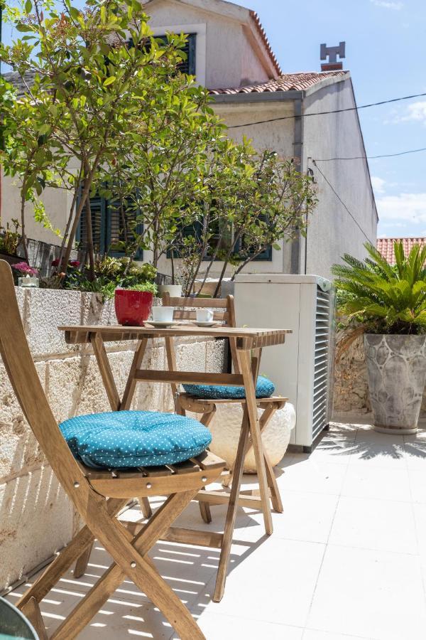 Apartment Coastal Villa Makarska Bagian luar foto
