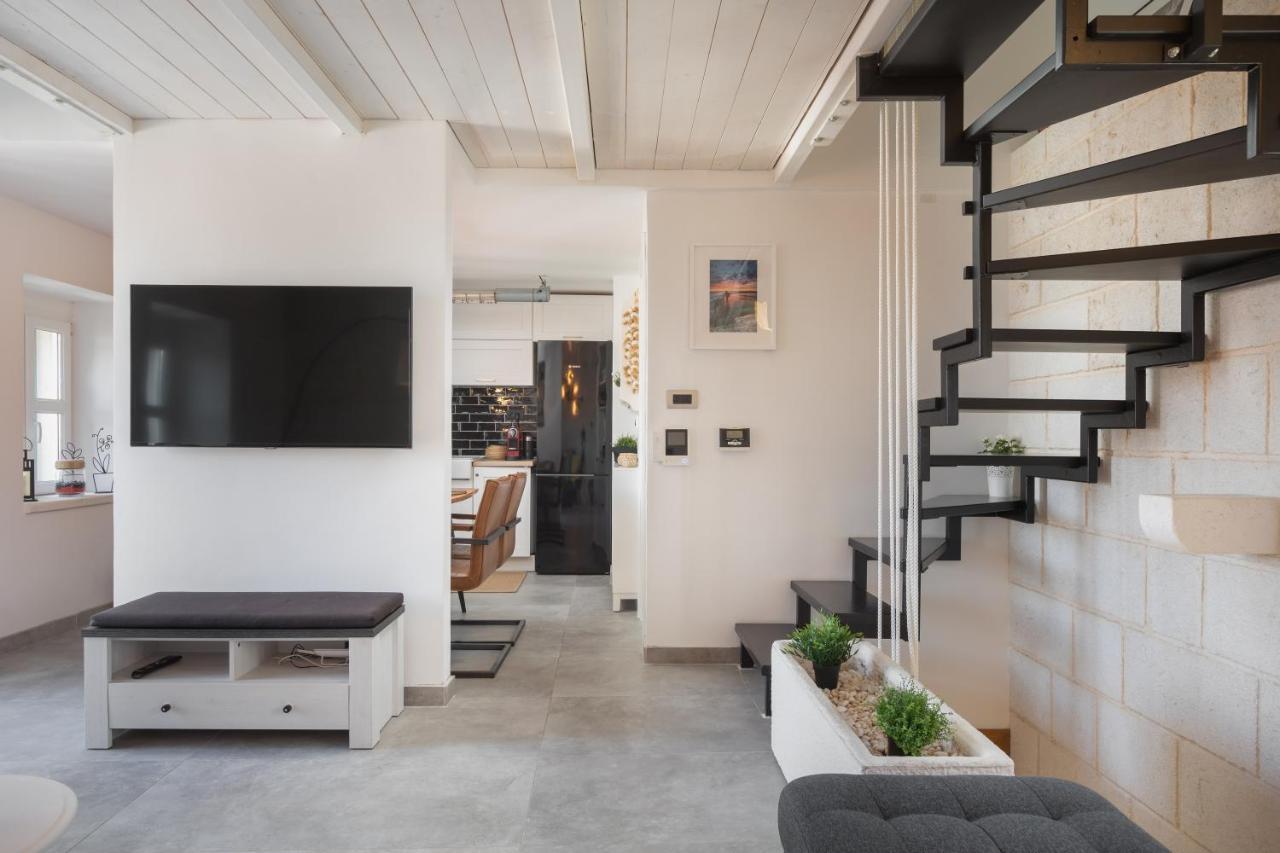 Apartment Coastal Villa Makarska Bagian luar foto