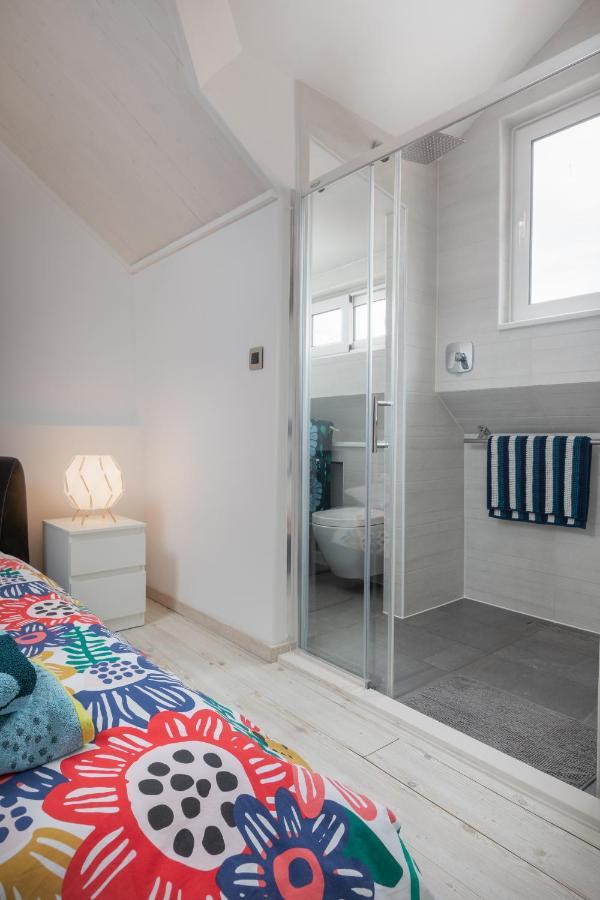 Apartment Coastal Villa Makarska Bagian luar foto