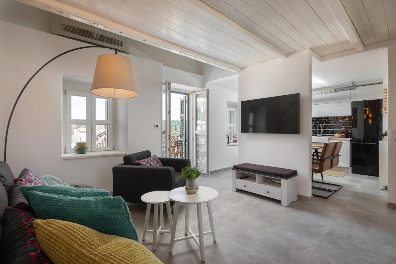 Apartment Coastal Villa Makarska Bagian luar foto